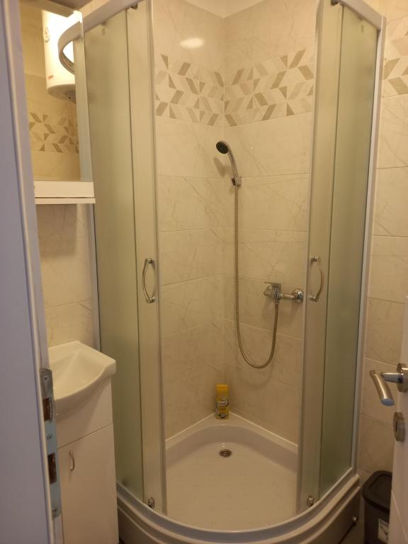 Silver Lake Apartments photo 3