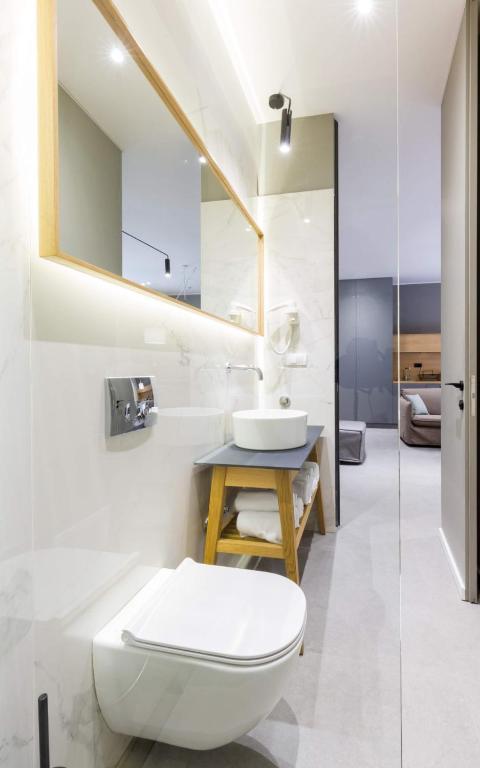 Teanna Lux Apartments photo 3