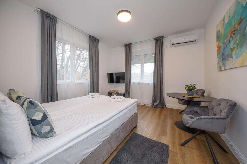 Top Central 6 Apartments photo 2