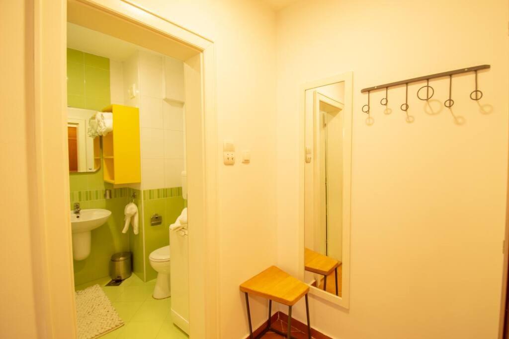 Yellow Circles Apt. on great location NEW photo 3