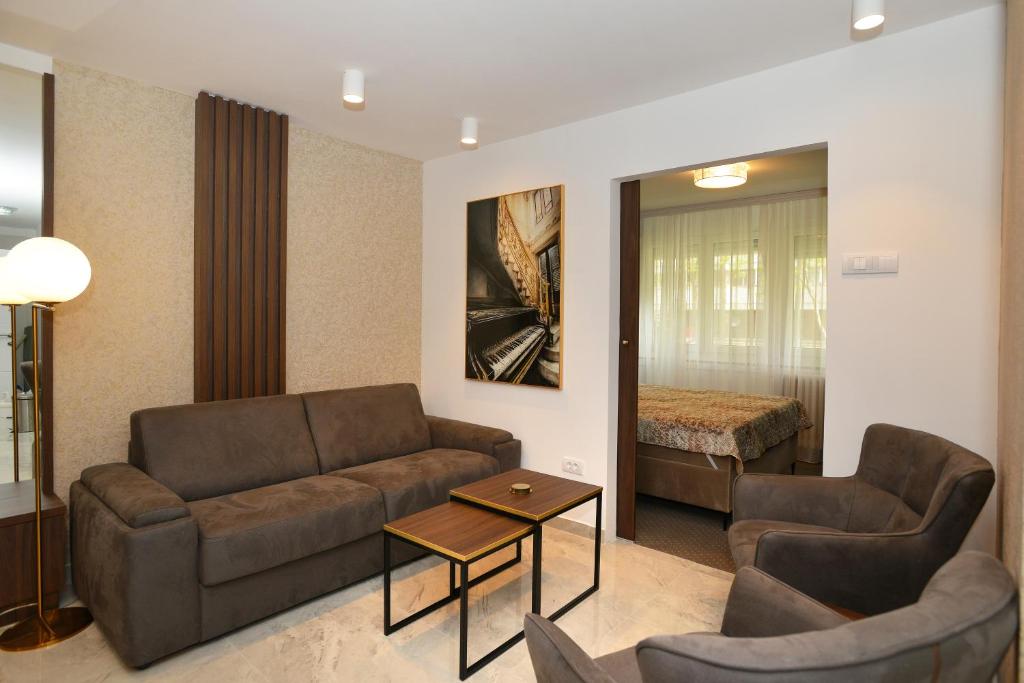 Piano Luxe Apartment with Sauna — photo 1