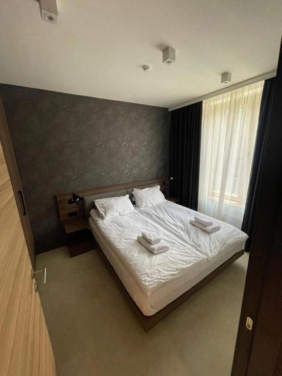 Woodside Apartment photo 2