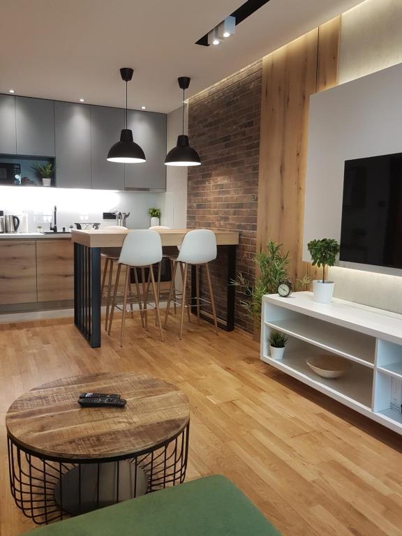Tesla 3 Apartment — photo 1