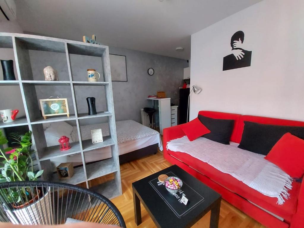 Studio IKA Belgrade Airport Free Parking possible Self Check-In Terrace photo 2