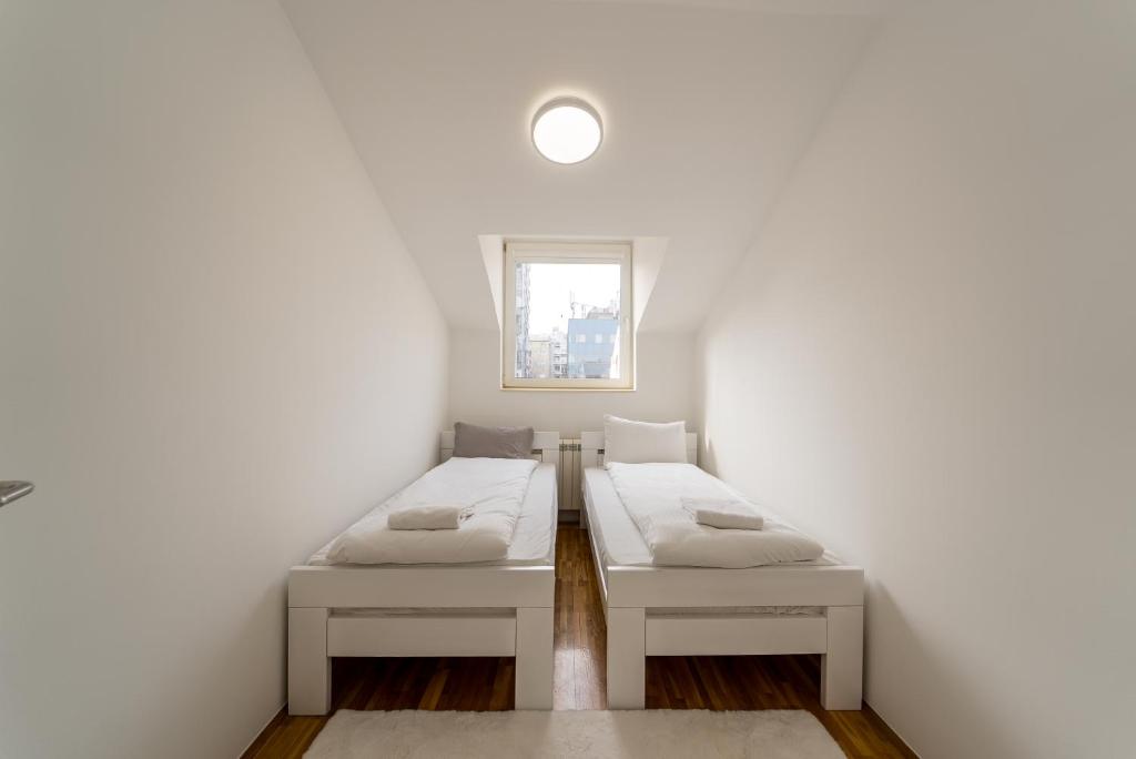 Spacious Family Apartment photo 2