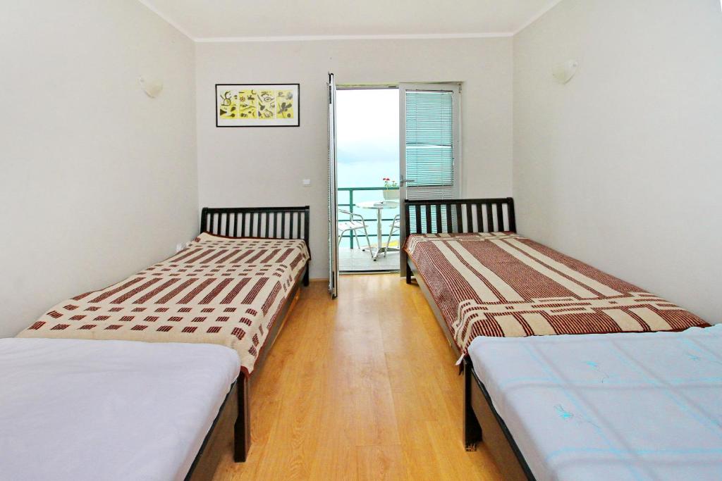 Tara lake apartments photo 2