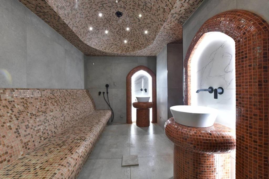 Royal Wellness and Spa photo 3