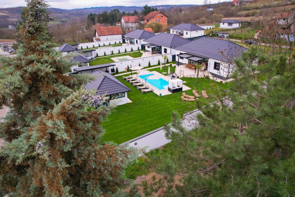 The Crown Pool Villa photo 3