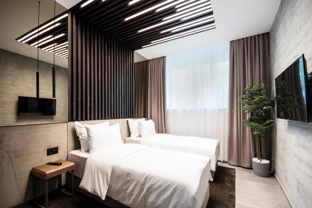 The Location Hotel photo 2