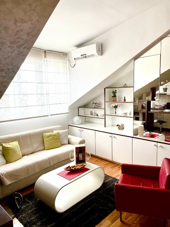TRIANGLE CITY Apartment 1 — photo 1