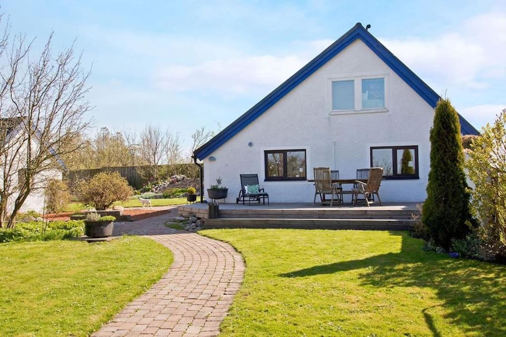 Cozy house on the outskirts of Höllviken — photo 1