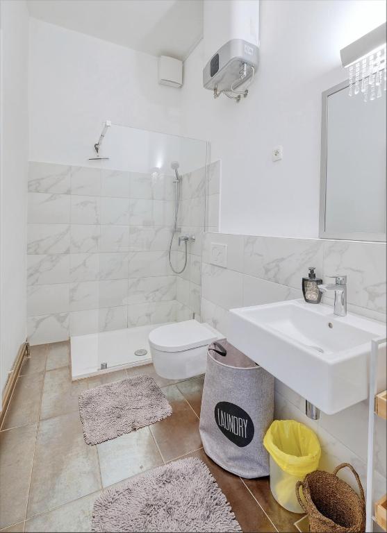 Nick & Klaras Central Apartments photo 3