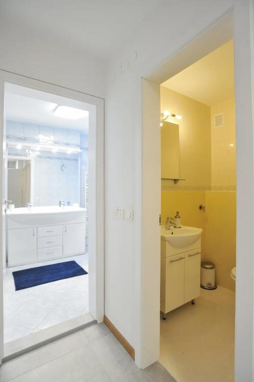 Strict city apartments photo 2