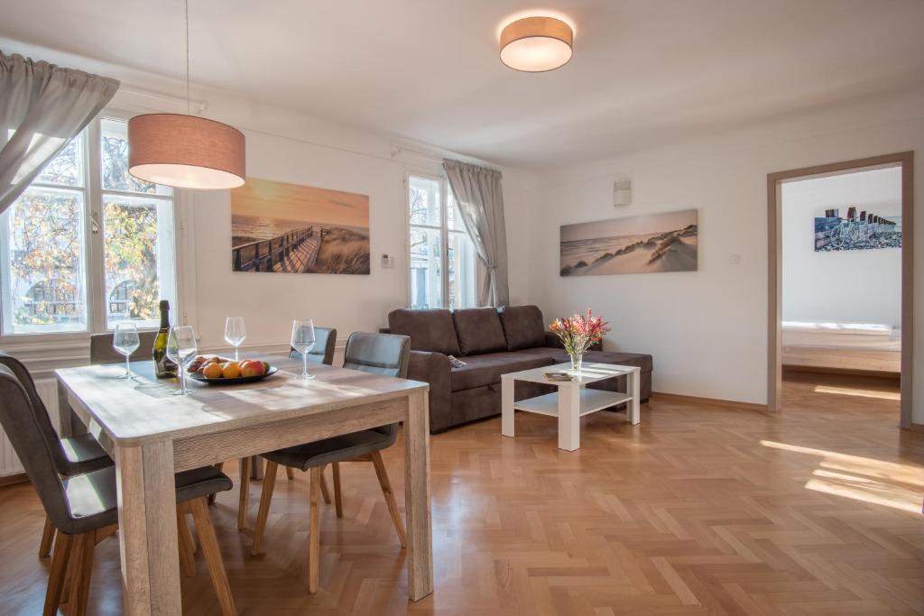 River View Apartment — photo 1