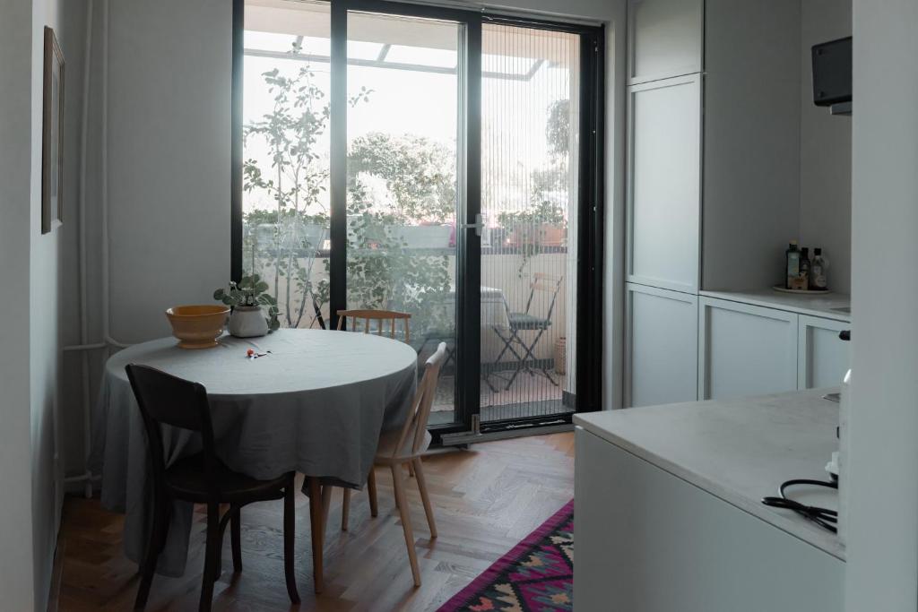 Stylish apartment near the historic center — photo 1