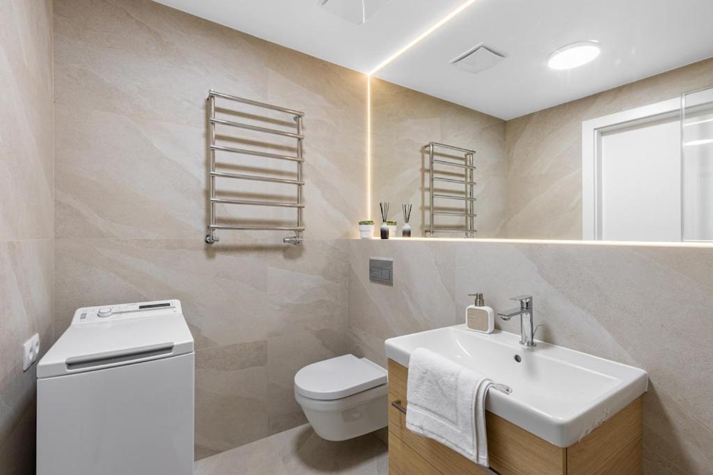 Terrazzo Lux Apartment with Balcony photo 3