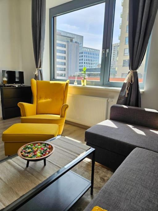 Trendy & Quiet Urban Oasis Flat — photo 1