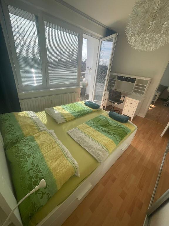 Park View City Center Location Apartment with Balcony photo 2