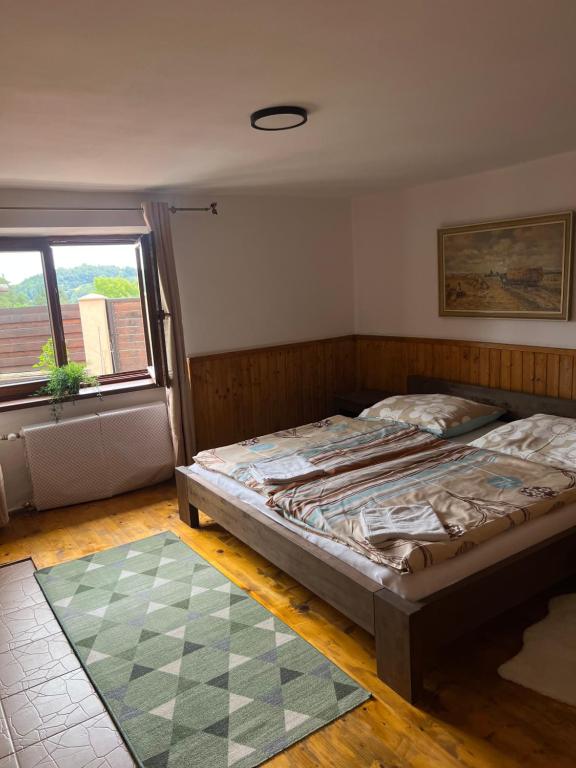 Rozprávkový domček blízko jazera photo 2