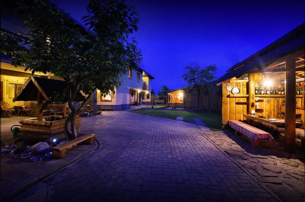 Yellow Paradise House — photo 1