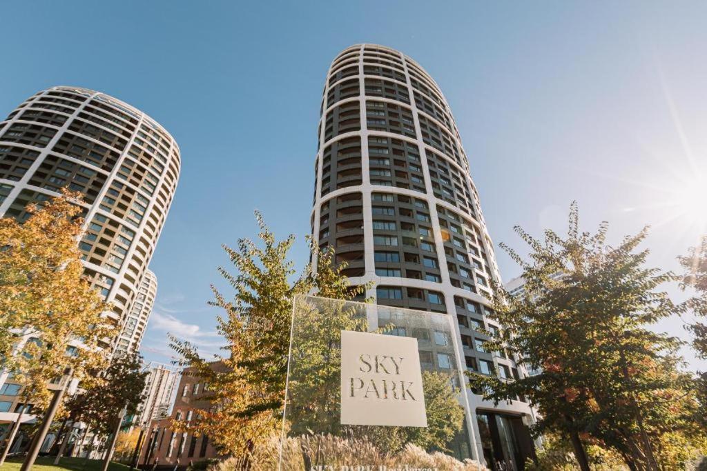 Skau Sky Park White by Zaha Hadid 3 Tower 27 floor Panoramic View Free Parking — photo 1