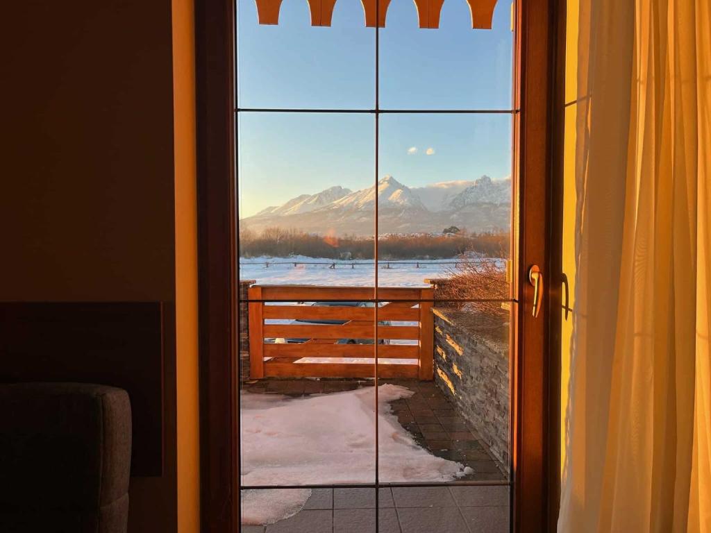 Tri Štíty Apartment with Tatra View Terrace — photo 1
