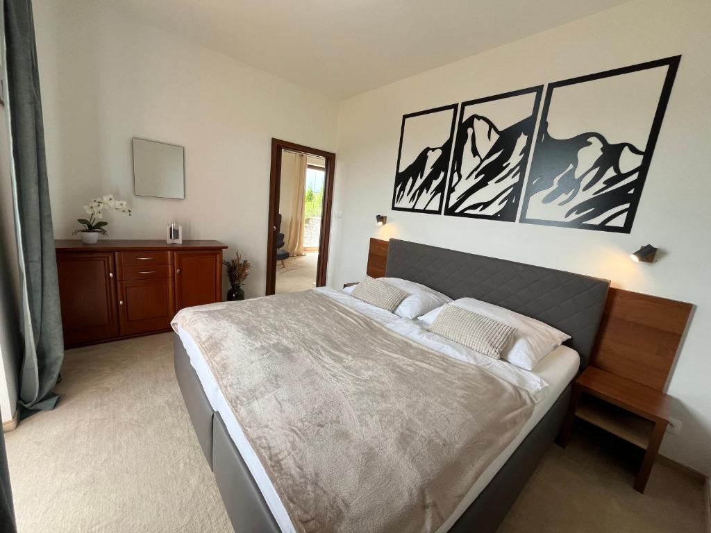 Tri Štíty Apartment with Tatra View Terrace photo 2