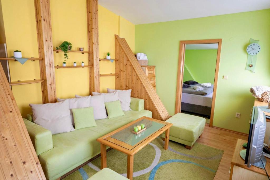 Hills View Apartment photo 2