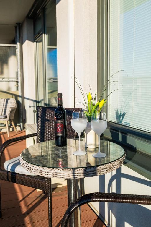 Sunny Apartment with amazing Terrace on the 13th floor near City Center photo 2