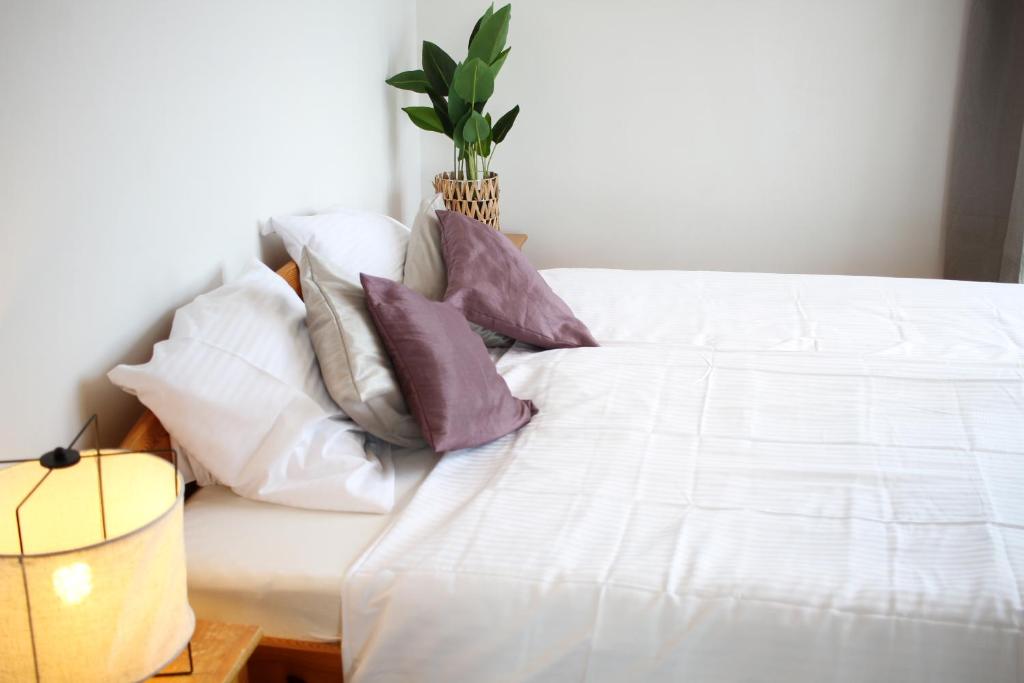 Top Floor Manderla — photo 1