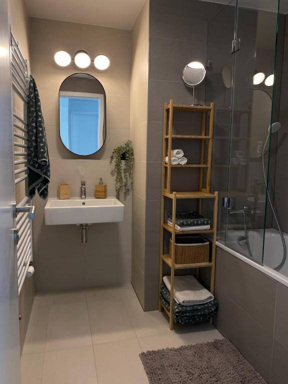 Luxury Apartment in SkyPark Residence photo 3