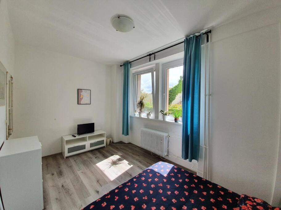 Stylish & quiet apt next to Presidential palace photo 2