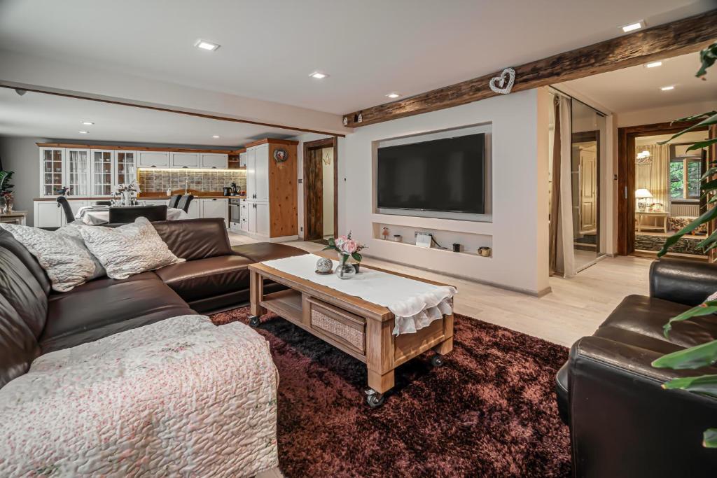 Luxurious and Royal Apartment in the Old Town photo 2