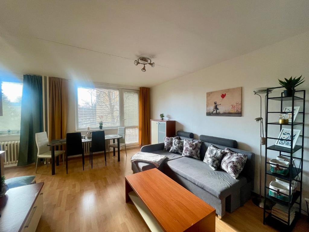 Sunny Apartment Vojenska - Old Town photo 2