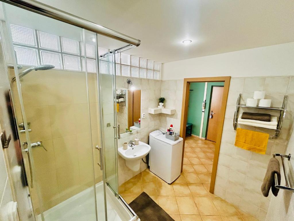 Sunny Apartment Vojenska - Old Town photo 3