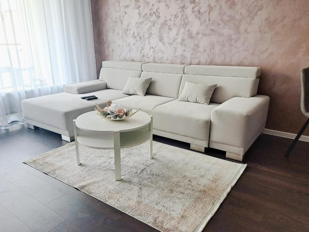 Tabáň Marble apartment (city center & free parking) photo 3