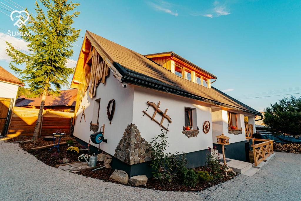 Šumiac Village - Jedinečné ubytovanie s wellnessom pod Kráľovou hoľou — photo 1