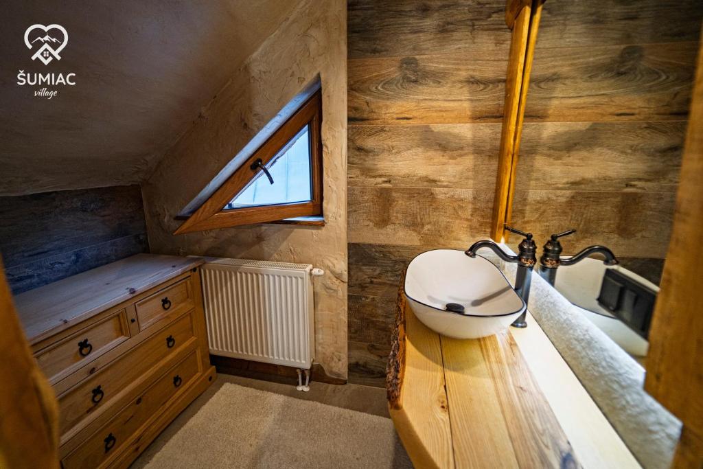 Šumiac Village - Jedinečné ubytovanie s wellnessom pod Kráľovou hoľou photo 2