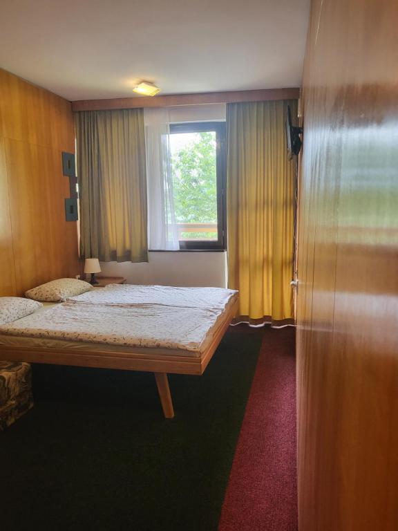 Penzión Bonaparte-Korzika Thermalpark inclusiv photo 2