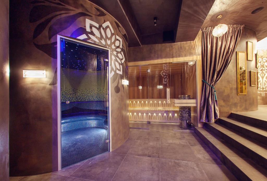 Hotel Golden Key photo 2