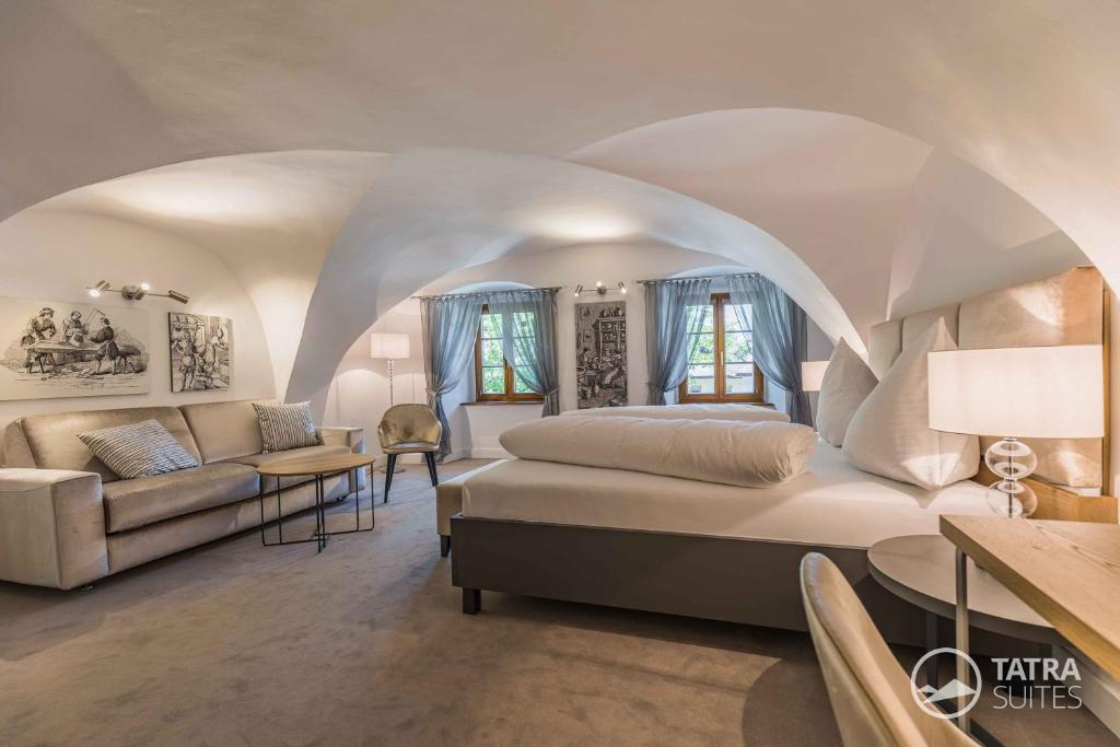 TATRA SUITES Boutique Suites Deforte Secret Chamber — photo 1