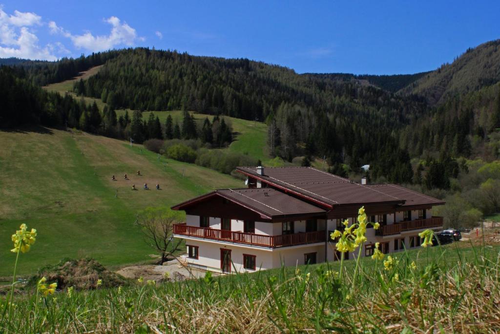 Hotel Studničky — photo 1
