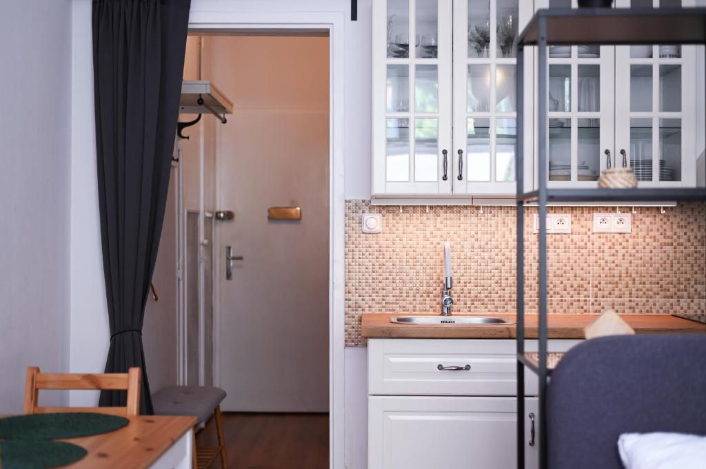 Central Urban Studio - Style meets Comfort photo 3