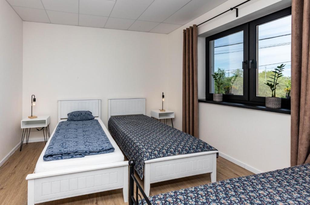 Private Sunny Apt With Free Parking 24-7 self check-in photo 3