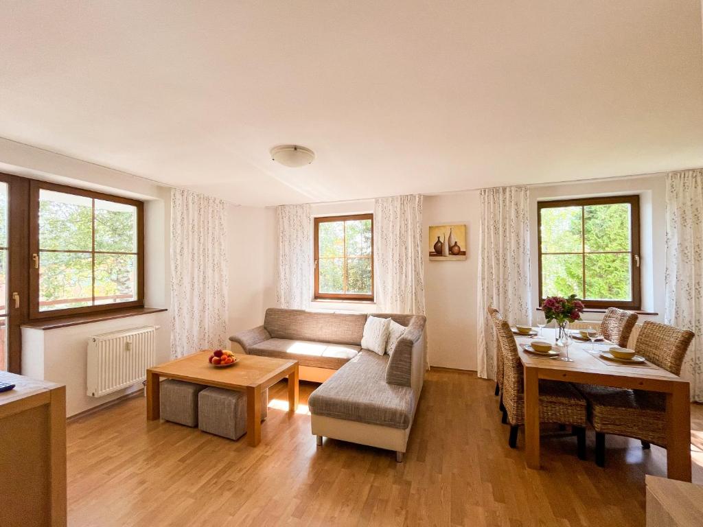 Sunny High Tatras Apartment -3 minutes walk from Tatras Mountain Tram Line photo 2