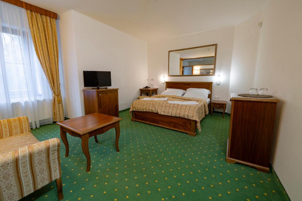 Hotel Zámok Topoľčianky photo 2