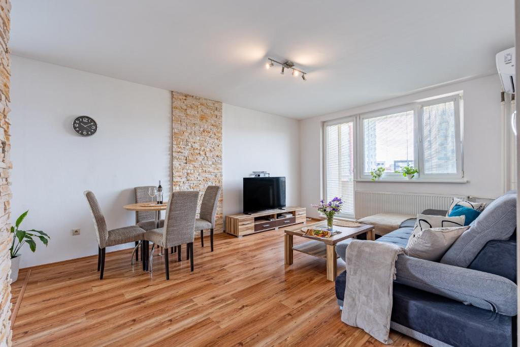 Spacious Apartment with AC and stunning views — photo 1