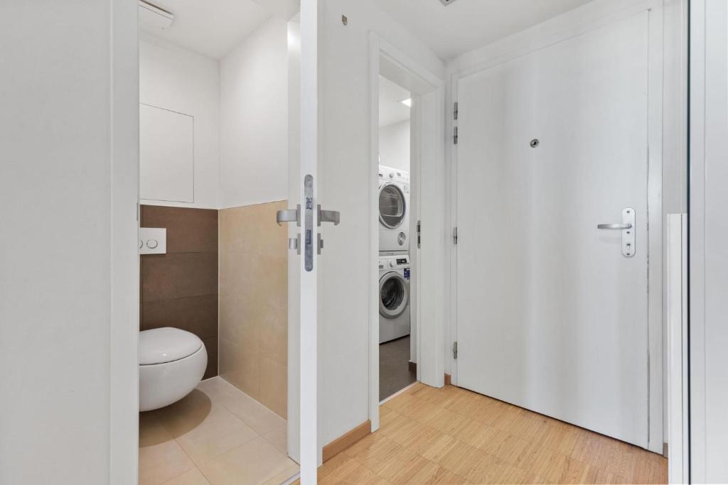 Sky Apartman in Bratislava - With 2 parking places photo 3