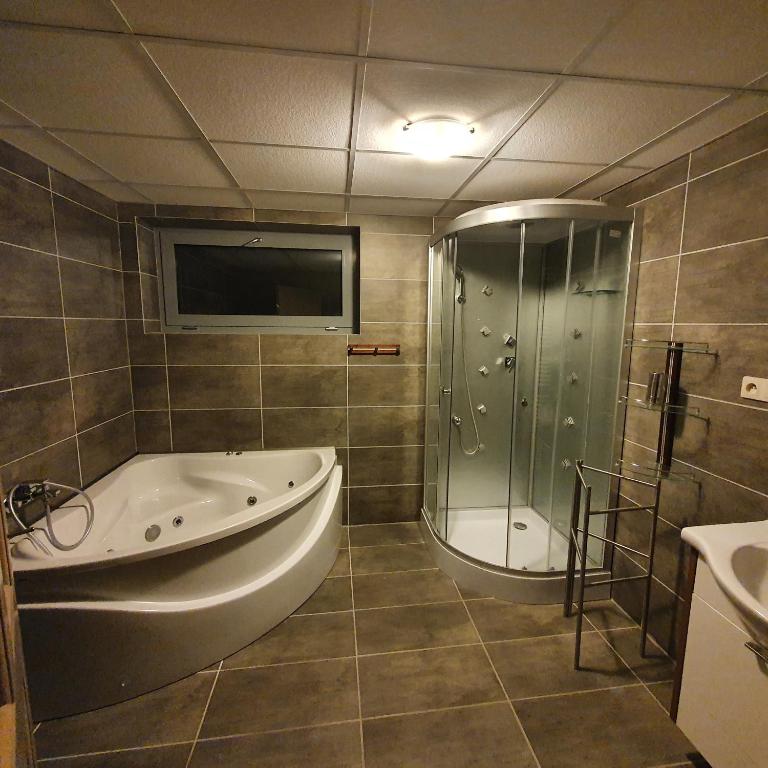 Snowhouse rodinné apartmány s balkónom 100m2 photo 3