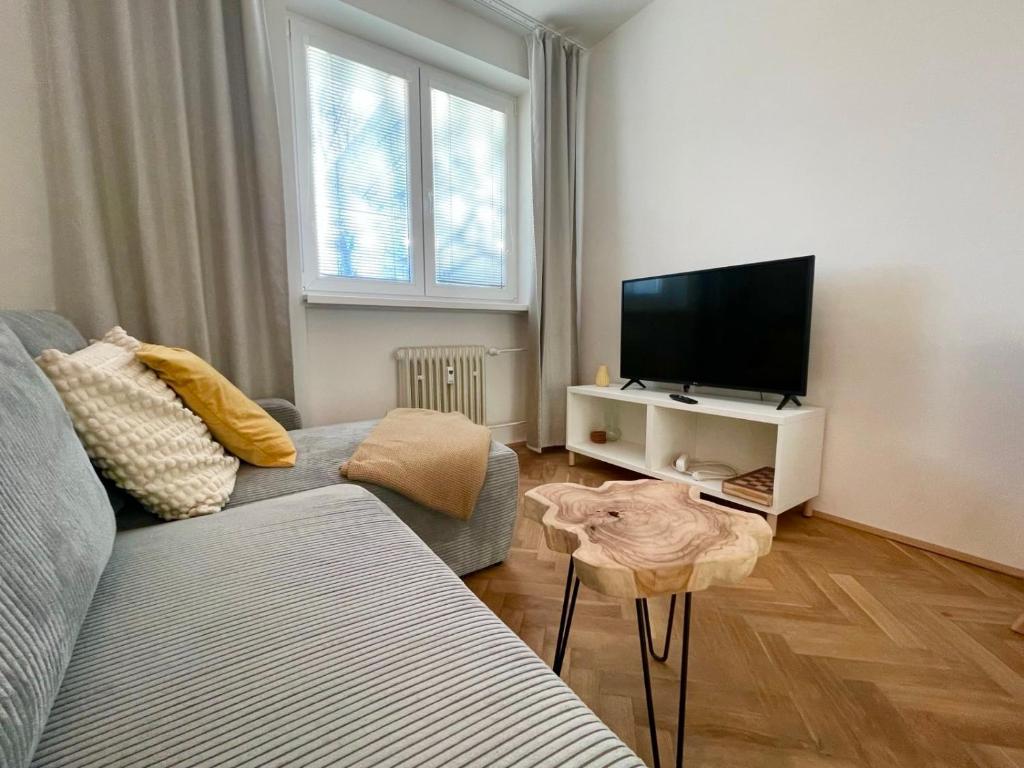 Sunny apartment near city centre — photo 1
